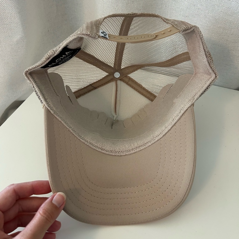 New Aloha Collection x Hokulea trucker hat - Picture 3 of 3